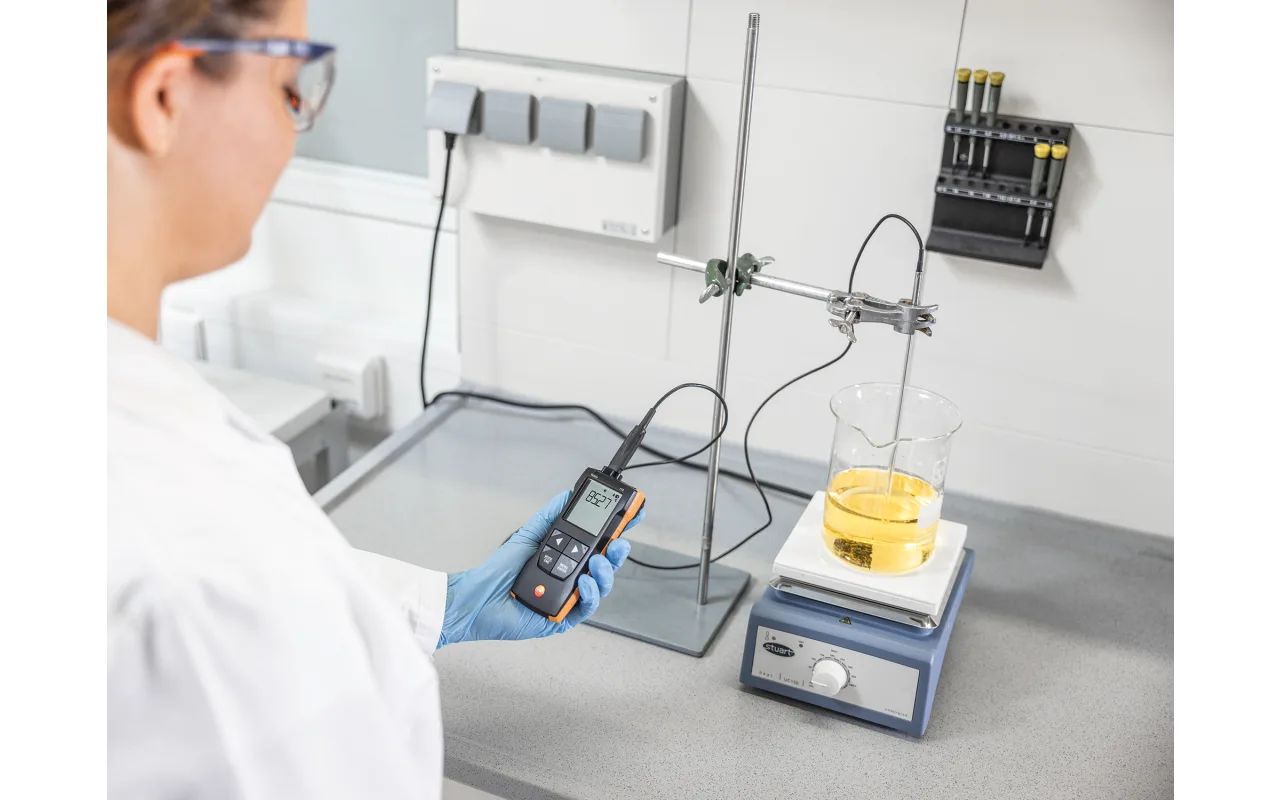 testo-110-in-fluid-temperature-v2