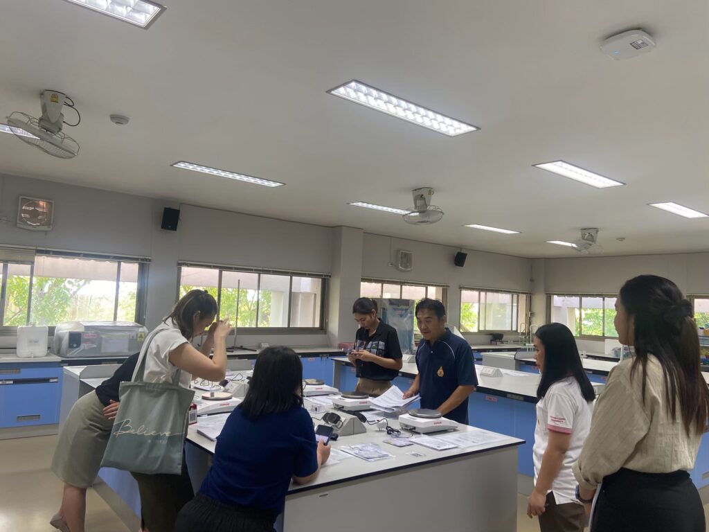 ติตตั้งเครื่องชั่ง 2 ตำเเหน่ง เเละ 4 ตำเเหน่ง เเละเครื่องซีลสูญญากาศ มหาวิทยาลัยแม่ฟ้าหลวง